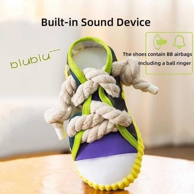 Squeaky slipper with sturdy cotton rope – dental care & fun for dogs